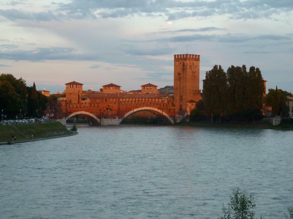 Casa Archi - Vista Sul Fiume Lägenhet Verona Exteriör bild